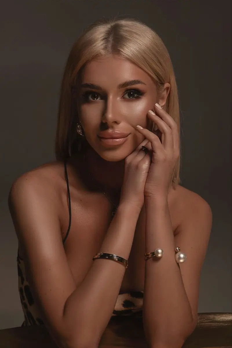 Бони эскорт в городе Астана