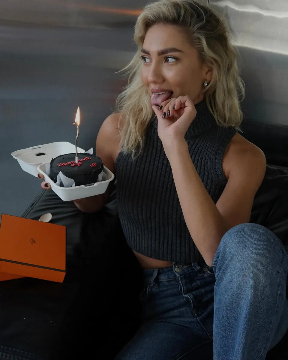 Джулия эскорт в городе Астана