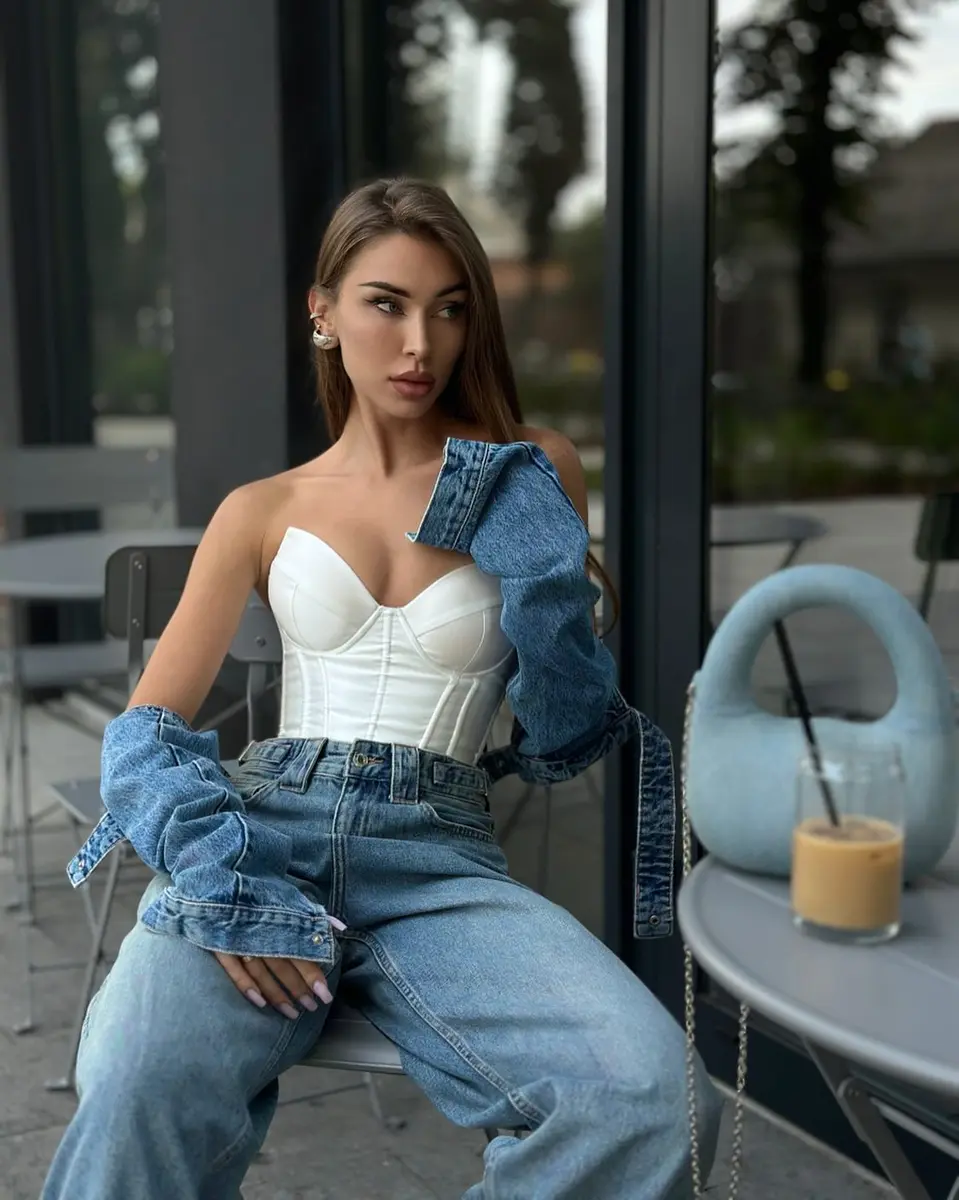 Джулия эскорт в городе Астана