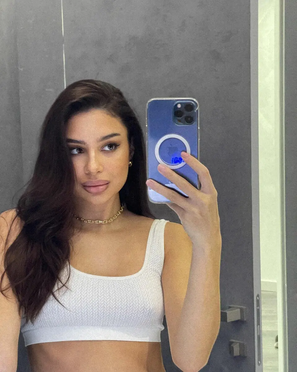 Карина эскорт в городе Астана