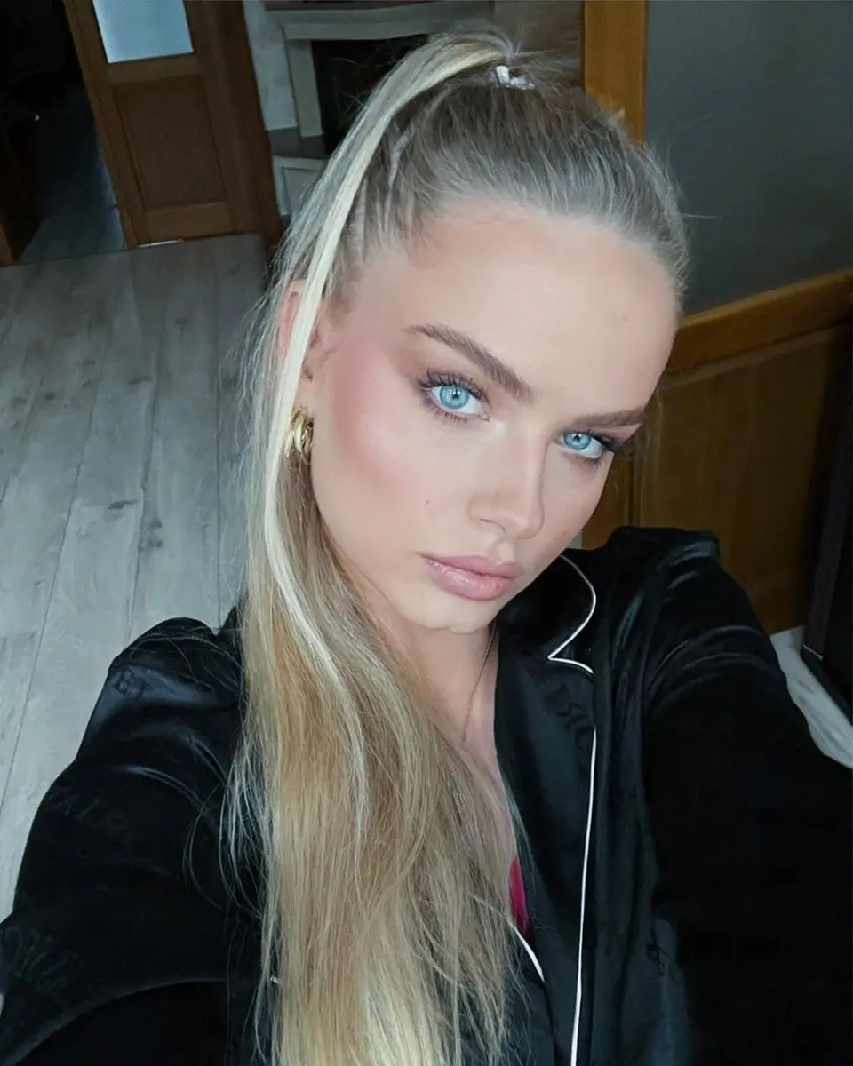 Mari эскорт в городе Астана