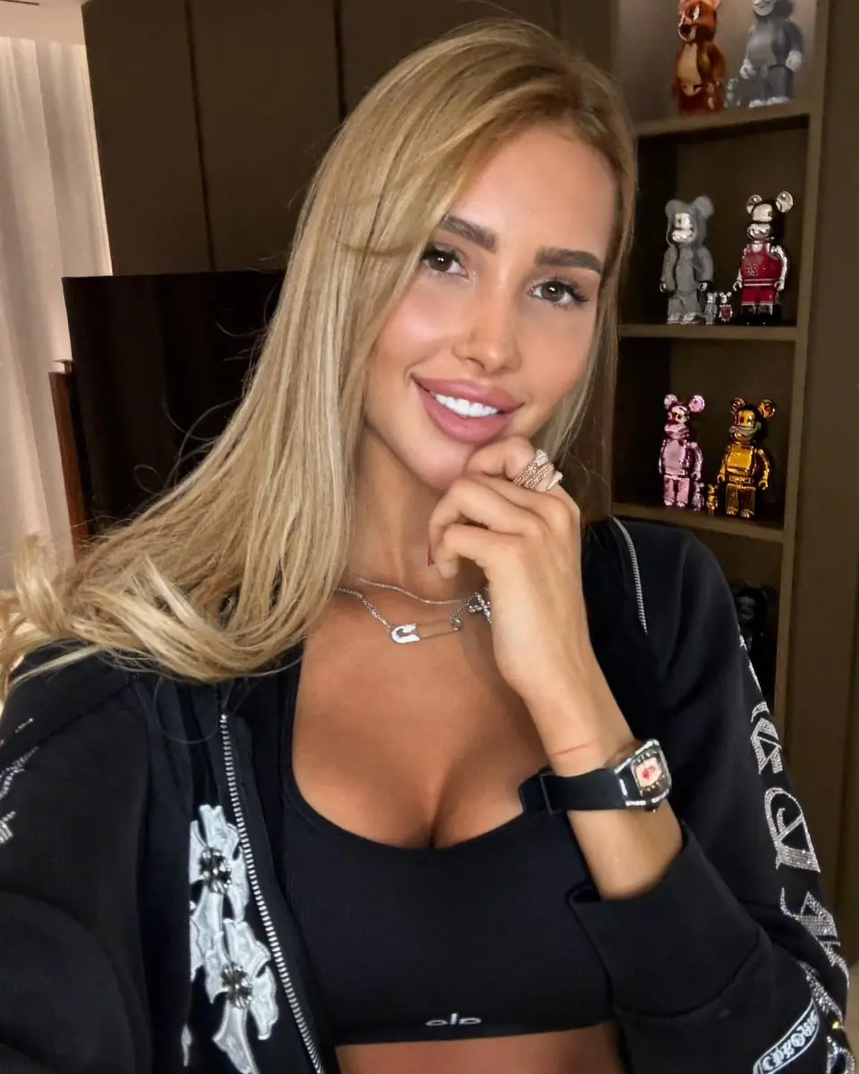 Селина эскорт в городе Астана